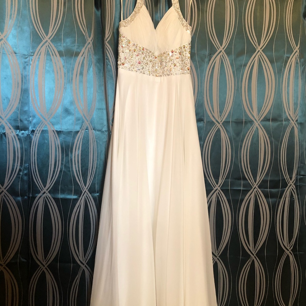 White Bedazzled Marilyn Monroe style halter gown - Picture 3 of 13